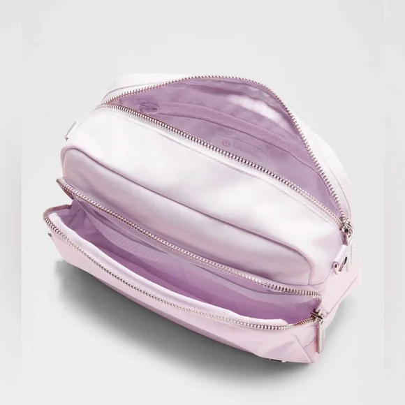 NWT Lululemon Everywhere Crossbody Bag 2L in Pink Organza - Picture 3 of 4